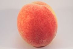 桃子有哪些營(yíng)養(yǎng)價(jià)值？吃桃子的好處有哪些呢？[圖]
