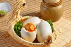 吃咸鴨蛋有哪些好處？怎樣泡咸鴨蛋？[圖]