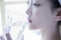 夏季喝水的誤區(qū)有哪些？夏季喝水要注意些什么？[圖]