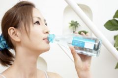 身體出現(xiàn)什么情況需要補(bǔ)水？需要補(bǔ)水的6個(gè)情況[圖]