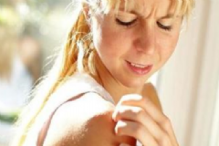 秋季皮膚瘙癢怎么護理？秋季皮膚瘙癢的原因是什么？[圖]
