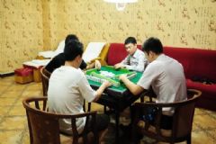 小伙連打7天麻將險截肢，久坐對身體有什么危害？[多圖]