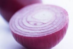 經(jīng)常吃洋蔥有哪些好處？男人吃洋蔥的功效[圖]