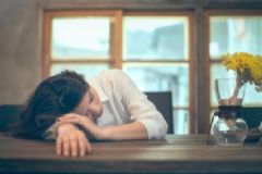 熬夜上火如何調(diào)理？熬夜上火吃什么能恢復(fù)？[圖]