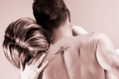 男人容易被哪些人誘惑？哪些陋習(xí)會讓夫妻感情崩潰？[圖]