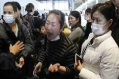 女子宅家近20年，拿到人生第一份工資時喜極而泣[多圖]