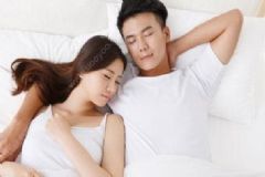 哪種睡姿最合適夫妻？哪種睡姿可以幫助男性壯陽(yáng)？[圖]