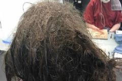 16歲抑郁癥女孩欲剃光頭，理發(fā)師花10小時(shí)還原秀發(fā)[多圖]
