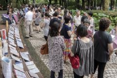 大媽相親角搶人大打出手，相親的時(shí)候怎么擺正心態(tài)？[多圖]
