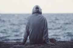 男孩在校常被嘲笑推搡得了精神分裂，精神分裂該怎么調(diào)理？[多圖]