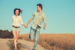 為什么女性更偏愛高個(gè)的異性？女人尋找另一半的條件有哪些？[圖]