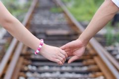 兩個內(nèi)向的人合適嗎？兩個內(nèi)向的人適合在一起嗎？[多圖]