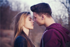 男生喜歡怎樣的女友？什么性格的女生最好？[多圖]
