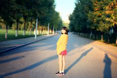 我16歲看見男生就害羞怎么辦？我16歲了看見男生就緊張?jiān)趺崔k？[多圖]