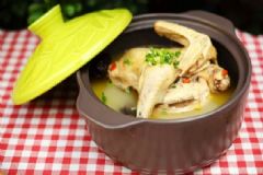 雞湯怎么做最有營(yíng)養(yǎng)？雞湯加什么能做藥膳？[圖]