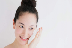 使用洗面奶有哪些注意事項(xiàng)？正確使用洗面奶的方法是什么？[圖]