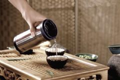 保溫杯泡茶的危害有哪些？保溫杯泡茶有什么危害？[圖]