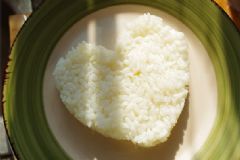 開水蒸米飯好不好？吃米飯對身體有哪些好處？[圖]