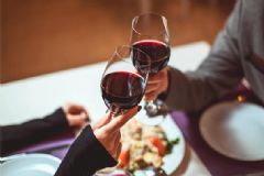 紅酒有哪些護(hù)膚的作用？紅酒怎么用護(hù)膚最好？[圖]