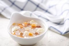 秋季潤(rùn)肺吃什么好呢？經(jīng)常喝粥對(duì)身體有哪些好處？[圖]