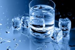 喝冷水胃不舒服怎么辦？喝冷水胃疼怎么辦？[圖]
