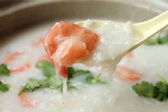 煮哪些粥能夠緩解胃痛？胃痛不妨喝點(diǎn)這些粥試試[圖]