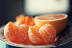 吃橘子真的會讓皮膚變黃嗎？橘子吃多了才會影響膚色的！[圖]