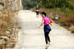 倒著跑步能減肥嗎？倒著跑步減肥方法是怎樣的？[圖]
