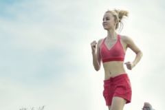 跑步減肥胸會(huì)變小嗎？女性跑步如何預(yù)防胸縮水？[圖]