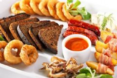 導(dǎo)致皮膚發(fā)黑的食物有哪些？吃什么食物容易導(dǎo)致皮膚發(fā)黑？[圖]