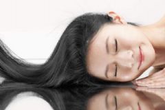 怎樣保養(yǎng)自己的發(fā)質(zhì)？頭發(fā)油膩該怎么辦？[圖]