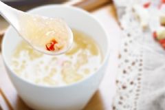 吃銀耳對(duì)身體有哪些好處？銀耳中有哪些營(yíng)養(yǎng)成分？[圖]