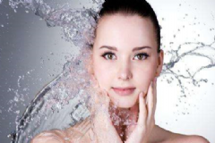 為什么皮膚的水分會(huì)減少？皮膚的水分是怎么流失的？[圖]