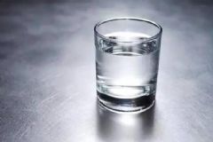 女人早上補(bǔ)水要注意什么？女人日常補(bǔ)水的方法有哪些？[圖]
