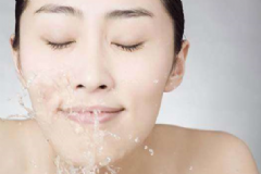 用紙巾洗臉更易清潔肌膚嗎？夏末初秋洗臉的誤區(qū)有哪些？[圖]