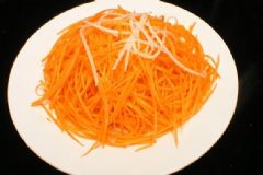 胡蘿卜怎么吃更營(yíng)養(yǎng)？胡蘿卜有哪些飲食禁忌？[圖]