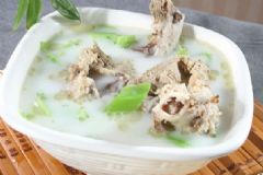 羊骨有哪些營(yíng)養(yǎng)價(jià)值呢？男性吃羊骨有什么好處？[圖]