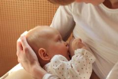 喂奶需要固定時間嗎？怎么喂奶對孩子最好？[圖]