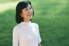化妝品會(huì)影響更年期健康？女性更年期要補(bǔ)充什么營(yíng)養(yǎng)？[圖]