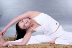 保養(yǎng)卵巢的瑜伽體式？這10個瑜伽體式呵護卵巢？[圖]
