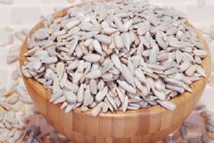 南瓜子和葵花籽哪個(gè)好？南瓜子和葵花籽分別有什么功效？[圖]