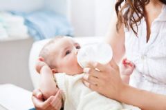 新生兒驚厥會用什么藥物治療？照顧嬰幼兒要注意哪些問題？[圖]