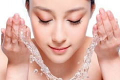 秋冬季肌膚容易出現(xiàn)哪些問題？秋冬季如何護(hù)理肌膚？[圖]