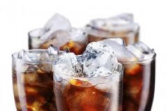 喝碳酸飲料會得腎結石嗎？常喝碳酸飲料有哪些危害？[圖]