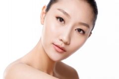 敏感性皮膚適合用什么護膚品？敏感性皮膚的特征有哪些？[圖]