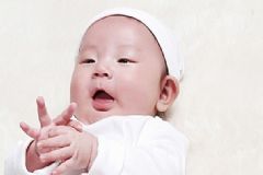 新生兒打嗝怎么辦如何處理？新生兒如何預防打嗝？[圖]