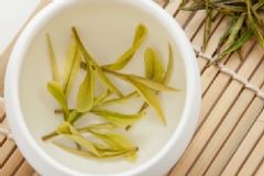 白茶的功效有哪些？白茶和綠茶的區(qū)別是什么？[圖]
