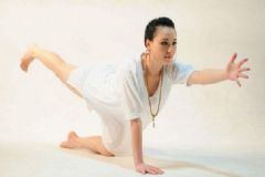 瑜伽提臀有什么方式？女性練瑜伽有哪些好處？[圖]