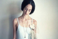 女性乳房發(fā)育不良如何治？女人發(fā)育不良該怎么治療？[圖]
