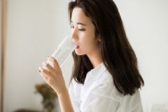導(dǎo)致女性貧血的因素有哪些？誘發(fā)貧血的壞習(xí)慣有哪些？[圖]
